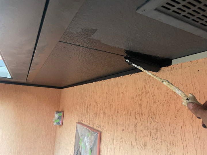 軒天塗装の必要性と費用相場を解説｜美観と耐久性を守るメンテナンスのポイント