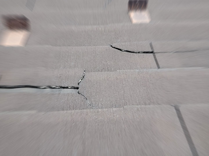 コロニアルNEOの問題点とは？ノンアスベストスレートの注意点と対策を解説