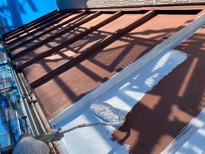 街の屋根やさんの金属屋根塗装