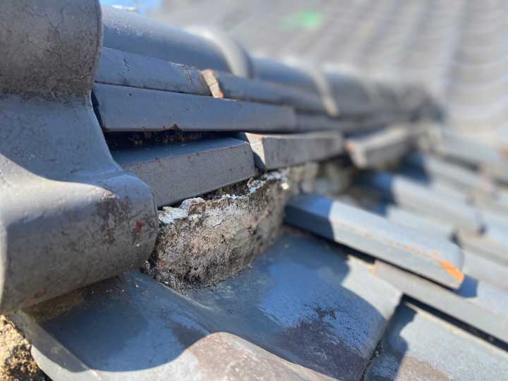 瓦屋根では漆喰の劣化に注意