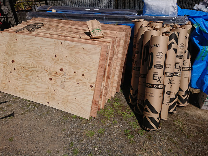 防水紙と野地板