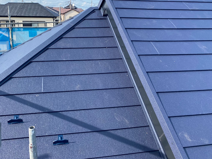 カバールーフ工法で施工後の金属屋根