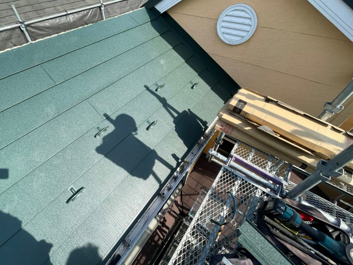 屋根カバー工法はお任せください