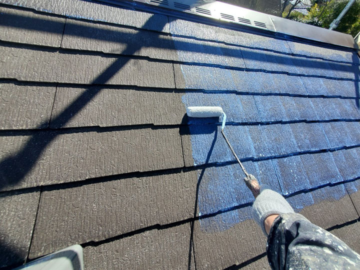 屋根塗装とカバー工法の違いとは？迷ったときの判断ポイントを解説