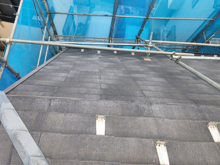 急こう配屋根の塗装ならお任せください