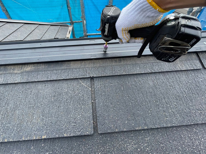 普段は見えない貫板の存在