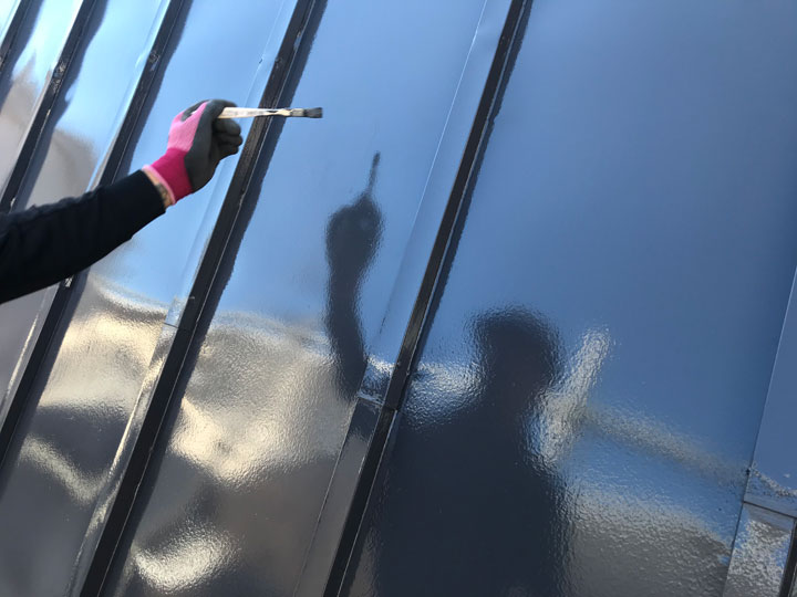 金属屋根の塗装