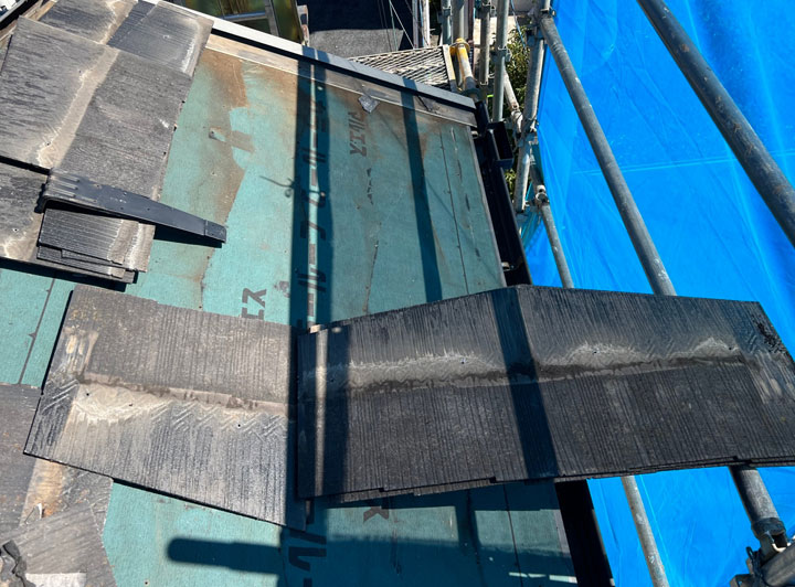 コロニアル屋根の修理方法まとめ！ひび割れ補修から塗装・カバー工法・棟板金対策まで