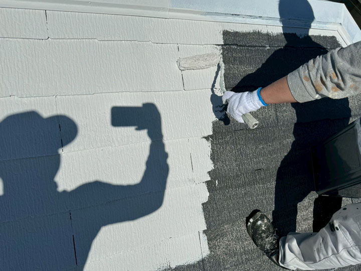 屋根塗装にオススメはあるの？塗料の種類と注目の断熱塗料をご紹介します！