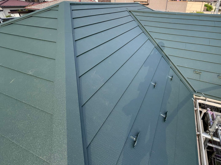 横葺きのガルバリウム