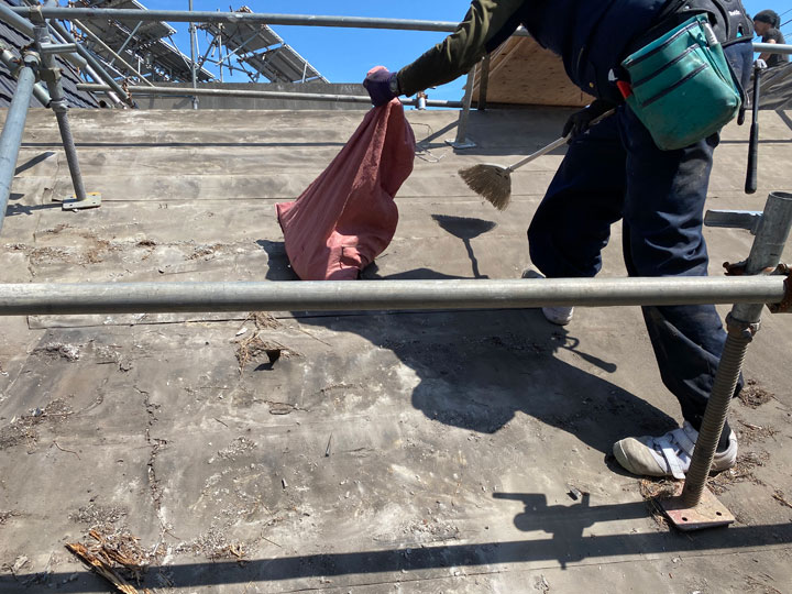 葺き替えの様子