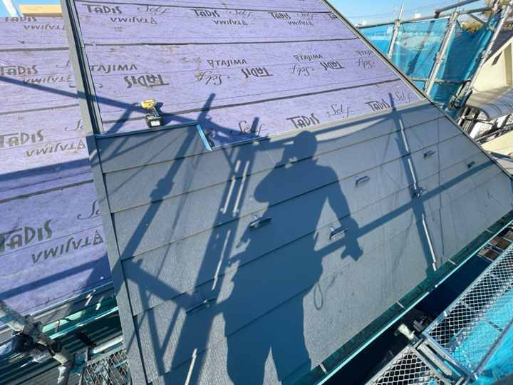 屋根カバー工法とは？選べないケースと判断ポイントを解説