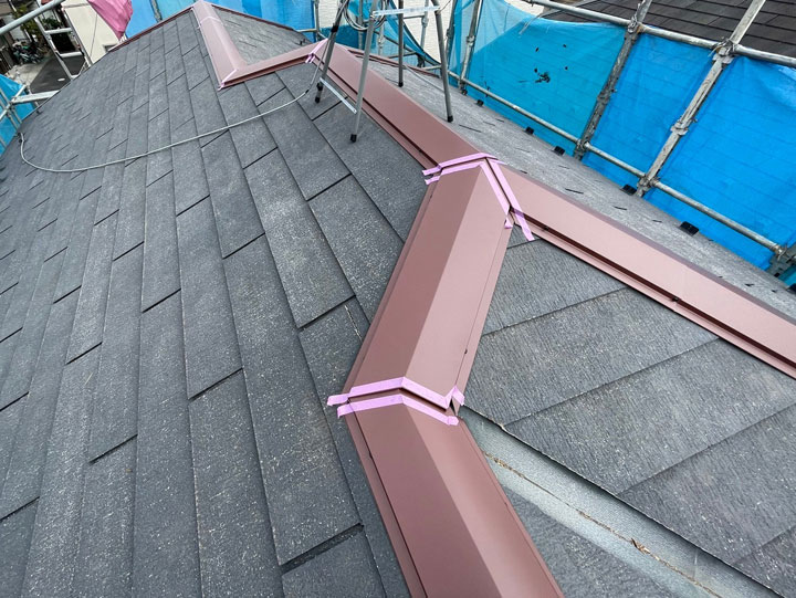 交換した棟板金
