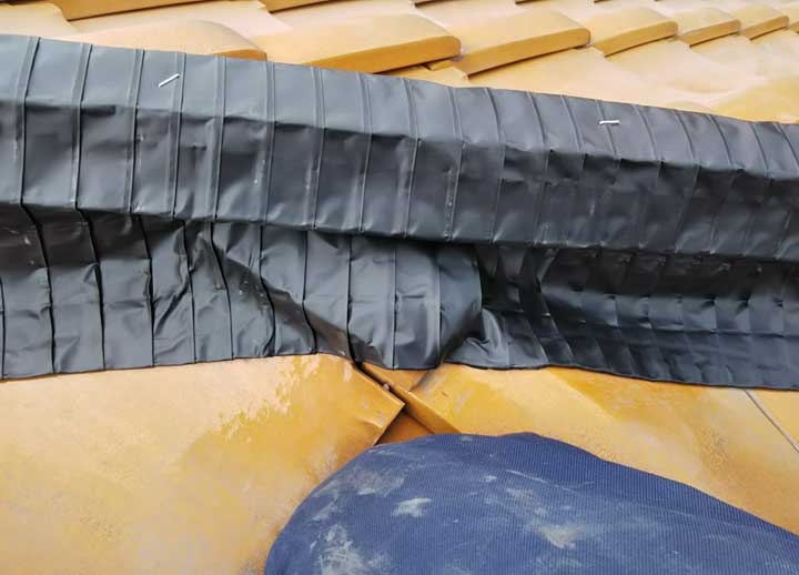 乾式工法とは？瓦屋根のハイロール施工のメリットや注意点を解説