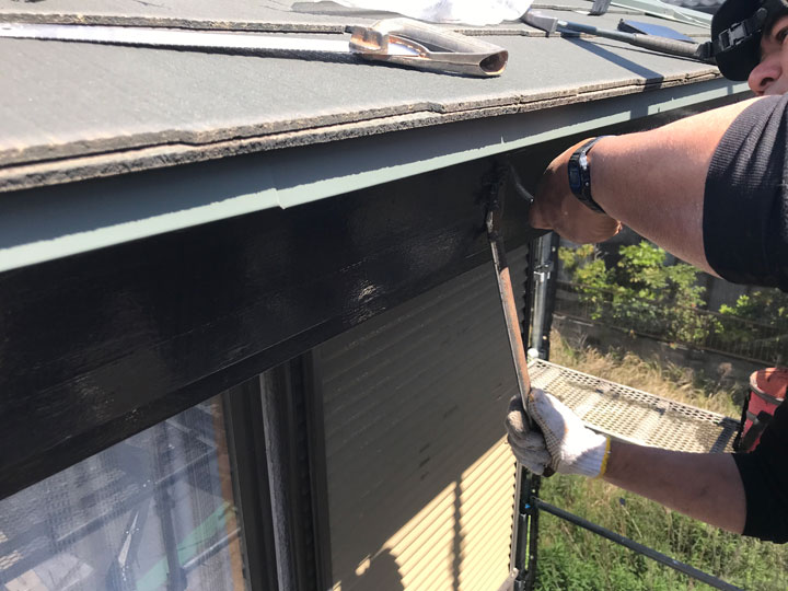 雨樋交換の様子