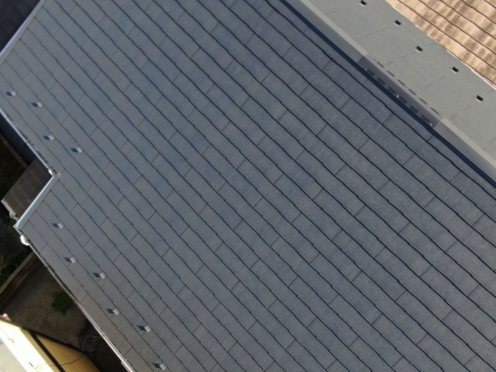 コロニアルとカラーベストの違い