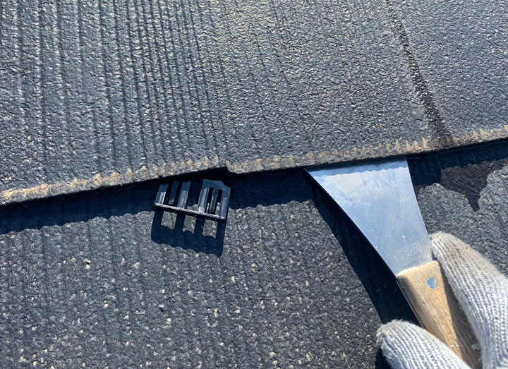 屋根塗装で欠かせない「縁切り」とは？タスペーサーなどの必要性をご紹介！