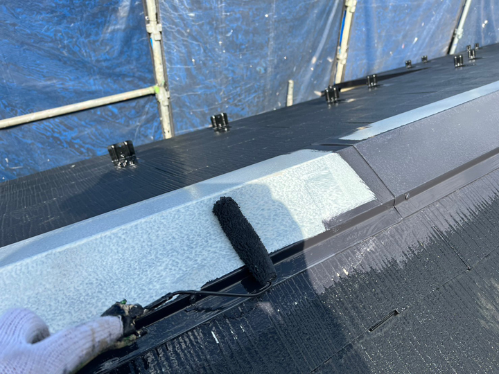 棟板金の塗装工程