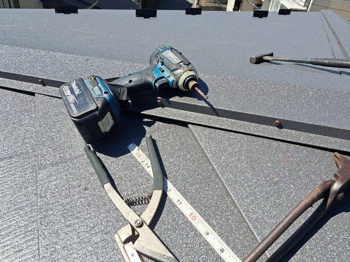 屋根カバー工法ならお任せください