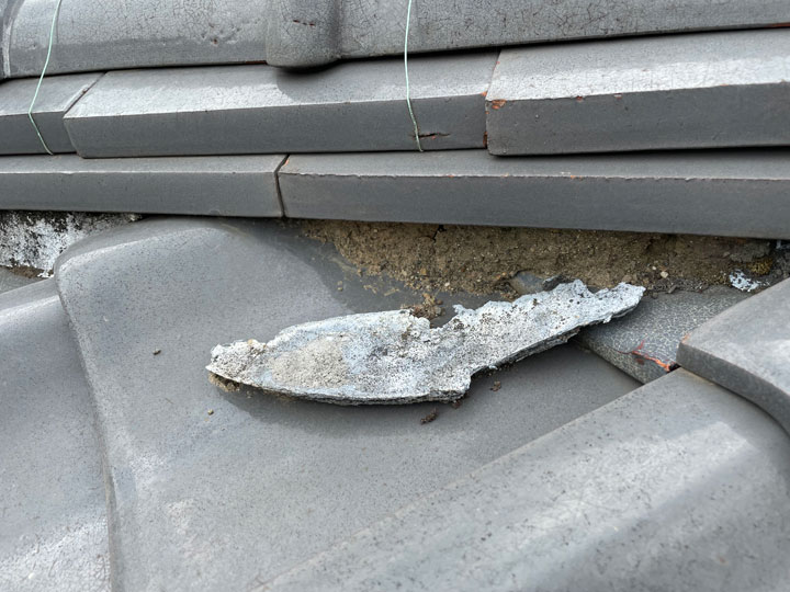 瓦屋根の雨漏り原因とは？よくある不具合と正しい対処方法