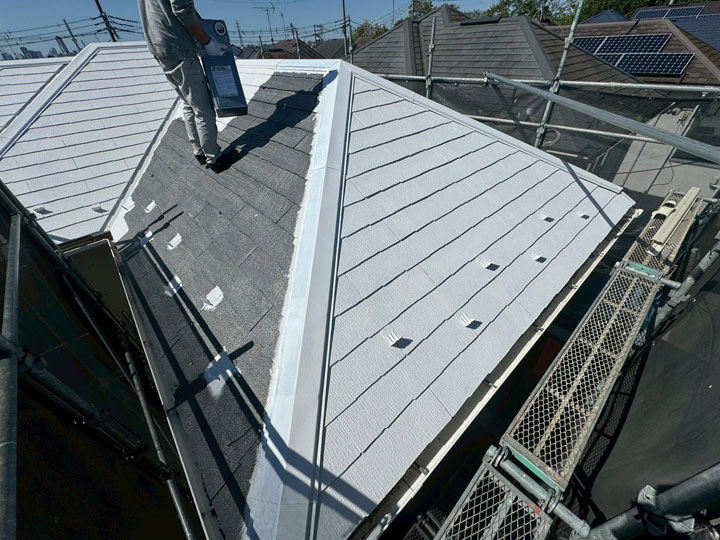 屋根塗装の様子