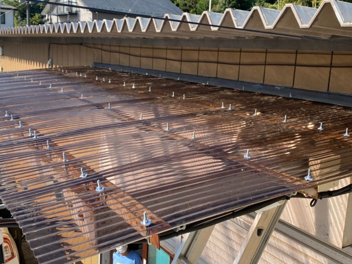 新品の波板屋根