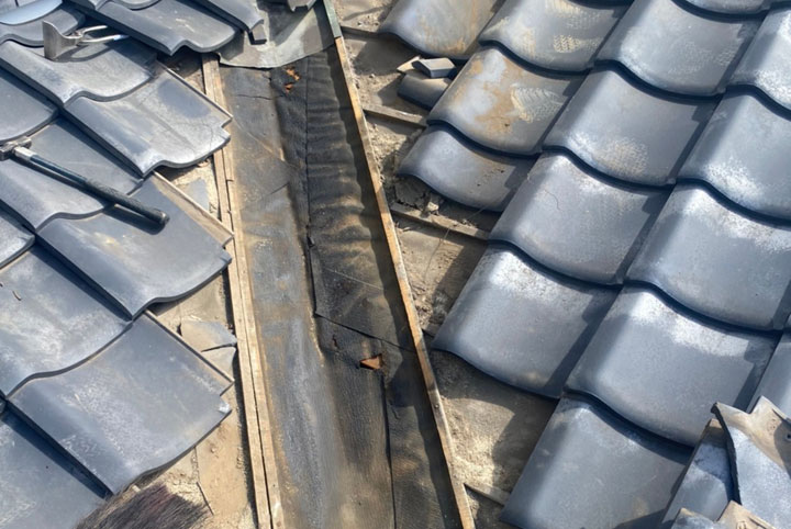 谷板金を外しました