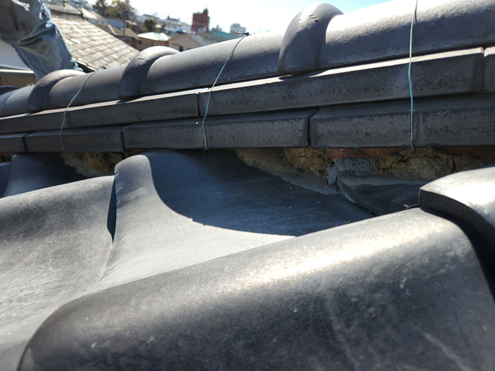 剥がれ落ちた漆喰