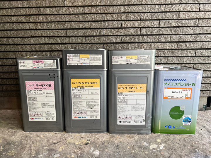 使用している塗料の種類や前回施工の品質によって変わります
