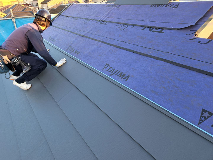 スレート屋根のカバー工法とは？必要なケースや費用相場を分かりやすく解説