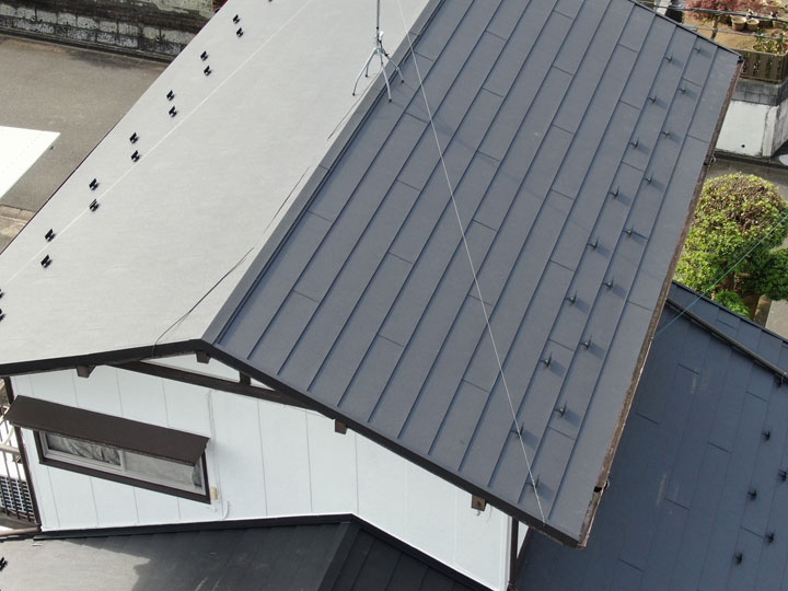 横葺き施工が前提のスーパーガルテクト