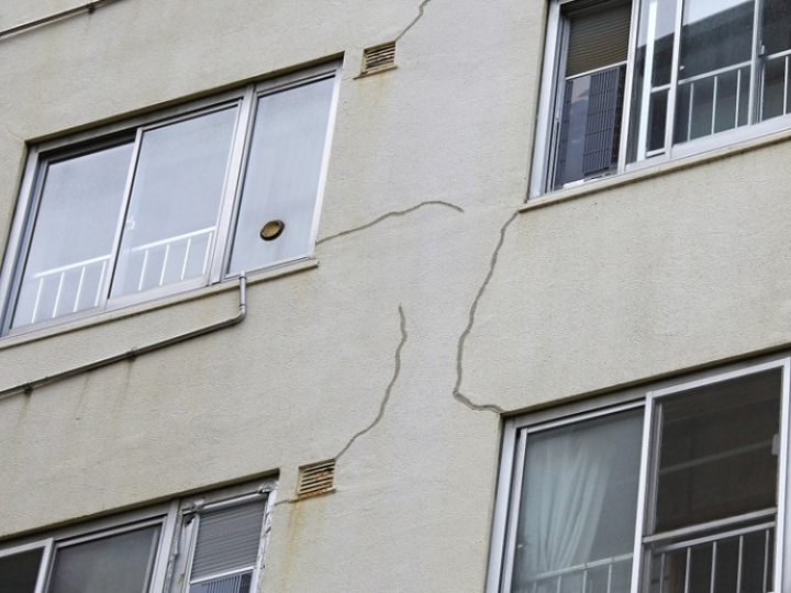 外壁のひび割れ