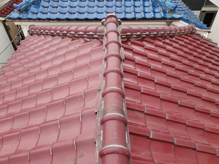 大棟の瓦の状態を確認