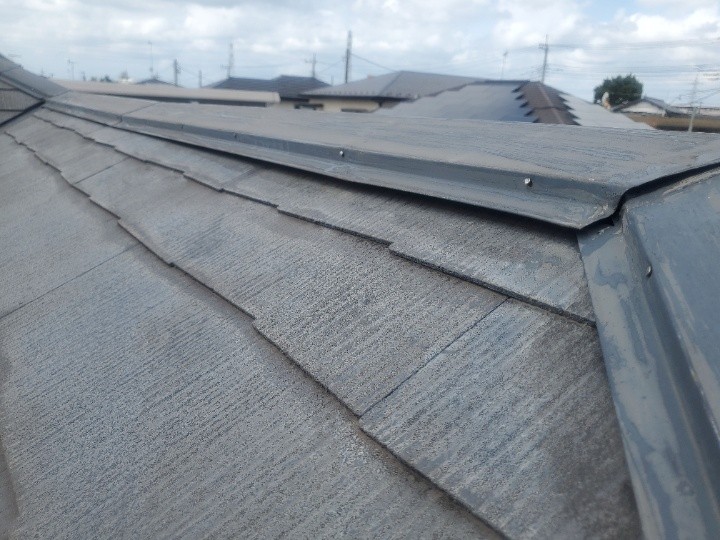 棟板金の浮きと固定不良