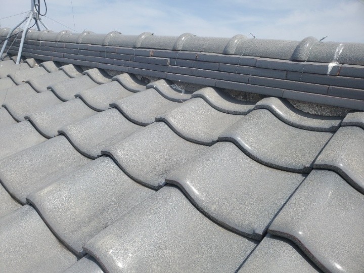 瓦屋根全体の状態を確認