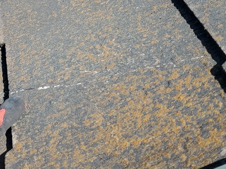 ひび割れの確認