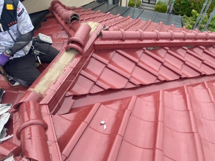 熨斗瓦の積み直し