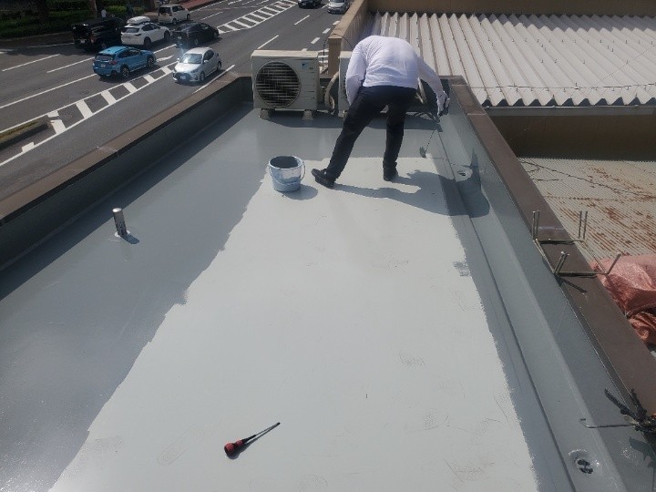 トップコートによる保護仕上げ